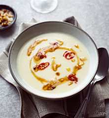 Selleriecremesuppe mit Chilibutter