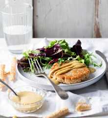 Burger di tonno con insalata alla vinaigrette