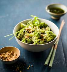 Salade asiatique de brocoli et chou romanesco
