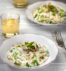 Risotto con espárragos y chirlas