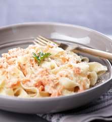 Tagliatelle com salmão