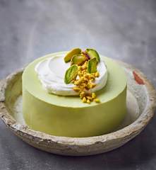 Semifreddo allo yogurt greco e pistacchi