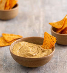 Wegański sos „serowy”