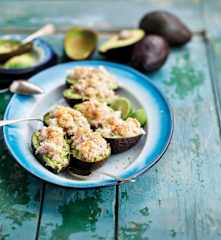 Abacate recheado com camarão e sapateira