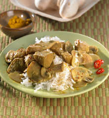 Curry-Huhn mit Champignons und Basmatireis