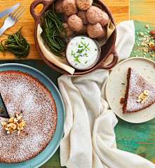 Menù: Polpette di carne, agretti e salsa allo yogurt: torta al cioccolato (senza glutine) (Bimby Friend)