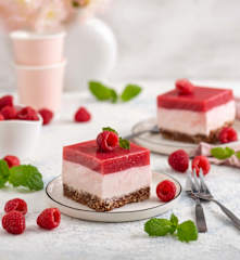 Ciasto Filadelfia z malinami (bez pieczenia)