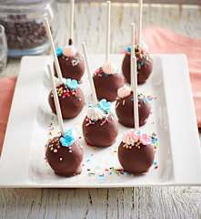 Baby cake pops
