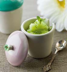 Sorvete de maçã, lima e menta