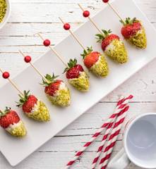 Fragole ricoperte al cioccolato bianco e pistacchi