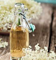 Holunderblütensirup