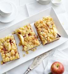 Holunder-Apfel-Streuselkuchen