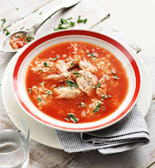 Soupe de tomates au poulet et aux pâtes