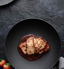 Kalvekoteletter med jordbærsirup