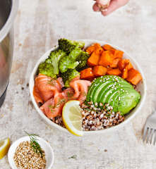 Buddha bowl au saumon fumé