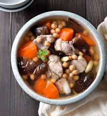 黑木耳雪蓮子軟骨湯