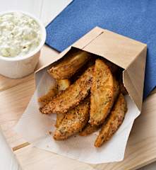 Erdäpfelwedges mit Salsa "de luxe"