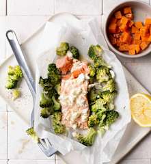 Σολομός με μπρόκολο και σάλτσα μουστάρδα με μέλι