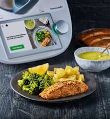 Pea Soup, Lemon Salmon, Broccoli and Potatoes