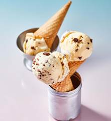 Mandel-Eis mit Brownies
