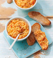 Dip de feta et de poivron (ktipiti grec)