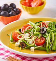 Ensalada de fideos de calabaza low carb