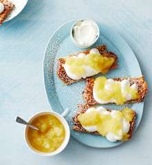 Brandteig-Mandel-Streifen