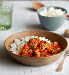 Gulasz wieprzowy w stylu greckim