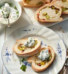 Wickelbrot mit grünem Spargel und Speck