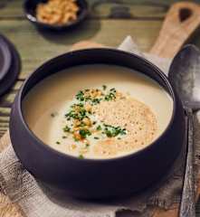 Cremesüppchen mit Kaffeeschaum