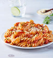 Pasta con camarones y chorizo