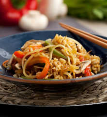 Asiatischer Reis mit Gemüse