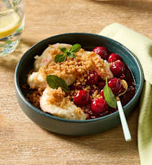 Quark-Klößchen mit süßen Bröseln