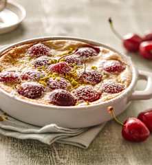 Clafoutis s třešněmi s mandlovým mlékem (bez laktózy)