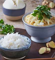 Curry de pescado con arroz basmati y bollos de yogur al vapor