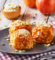 Manzanas al vapor con quinoa