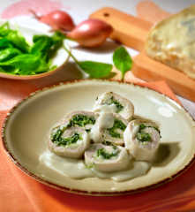 Turkey rolls with gorgonzola