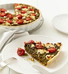 Spinatquiche mit Feta und Tomaten