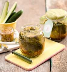 Pikle z ogórków w zalewie musztardowej