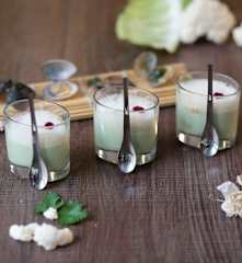 Crema di cavolfiore con schiuma di vongole e prezzemolo (di Sebastiano Rovida)