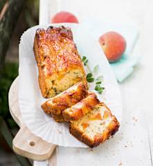 Cake aux pêches caramélisées