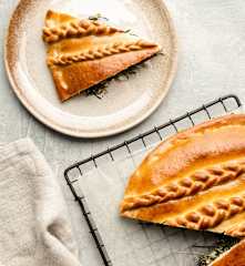 Pastel de huevo y hierbas frescas