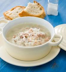 Caldo de gallina (Canja de galinha)