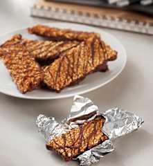 Crunchy Peanut and Chocolate Cereal Bars