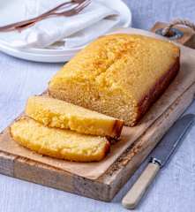 Best lemon drizzle cake
