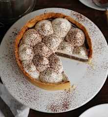 Tarte de chocolate e natas