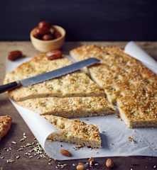 Dattel-Mandel-Focaccia