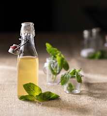 Aceto aromatizzato alla menta