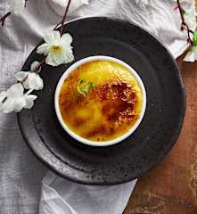 Crème brûlée allo yuzu e vaniglia