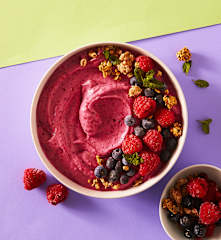 Smoothie bowl ai frutti di bosco